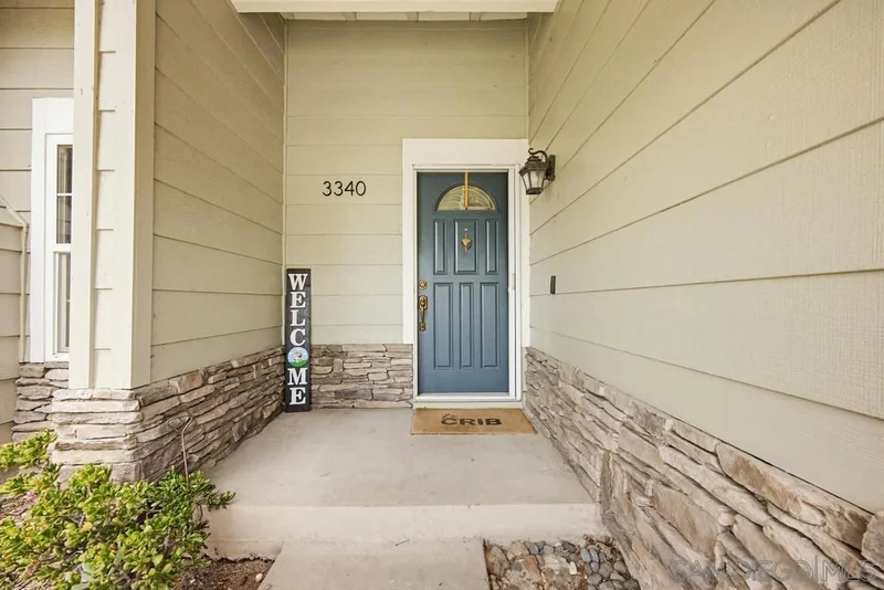 3340 Lynwood photo 2