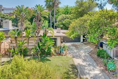 752 S Cedros Avenue