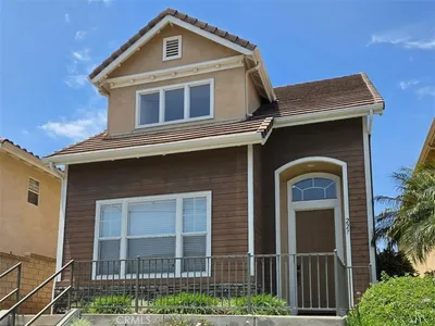 227 S Poplar