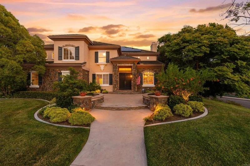 7912 Corte Penca, Carlsbad, CA 92009