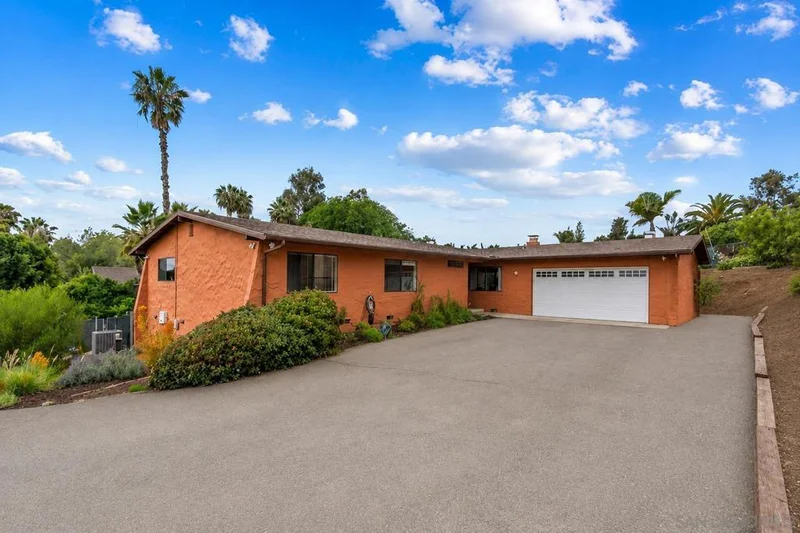 10844 Challenge Blvd, La Mesa, CA 91941