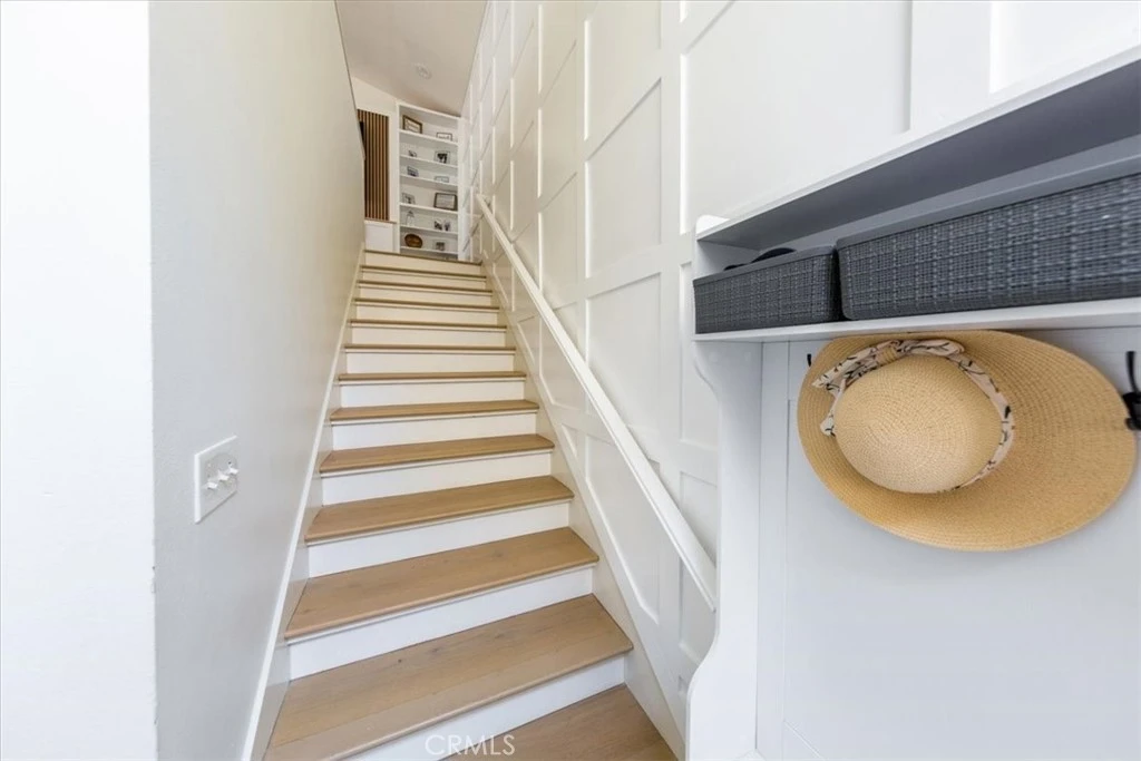 Interior 4