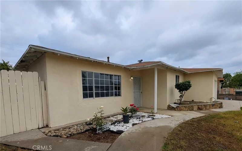 357 W WOODCREST ST.
