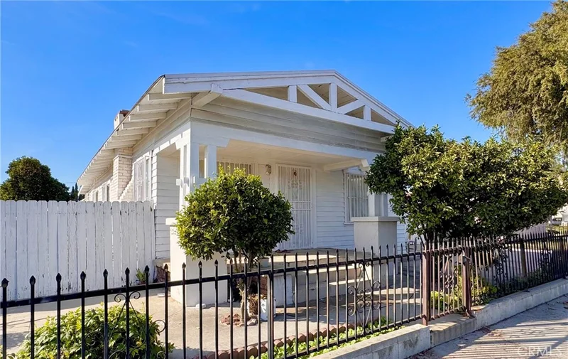 3817 Rosemead Boulevard