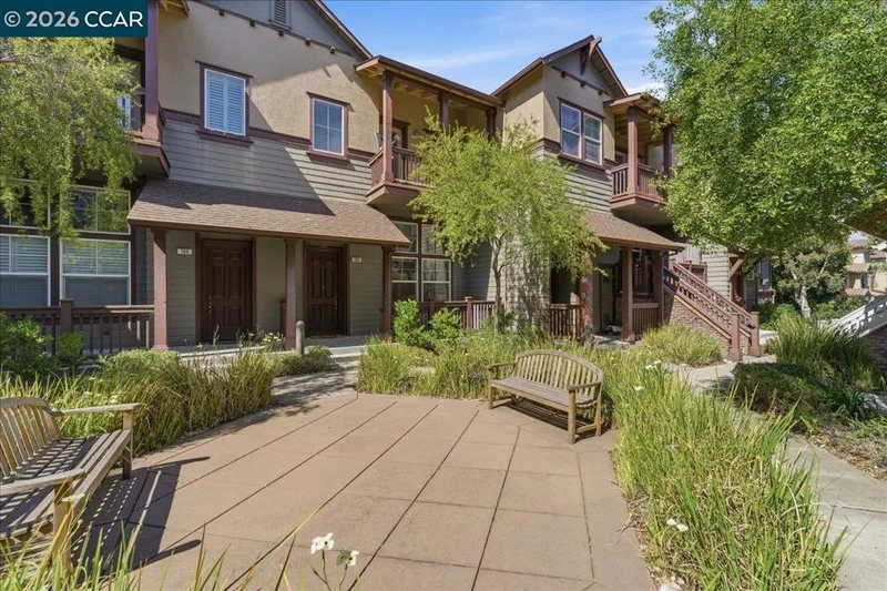 108 Serra Way