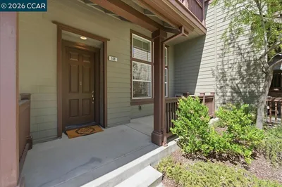 108 Serra Way photo 2