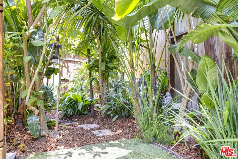 Photo 2 of 1138 1/2 Poinsettia Place