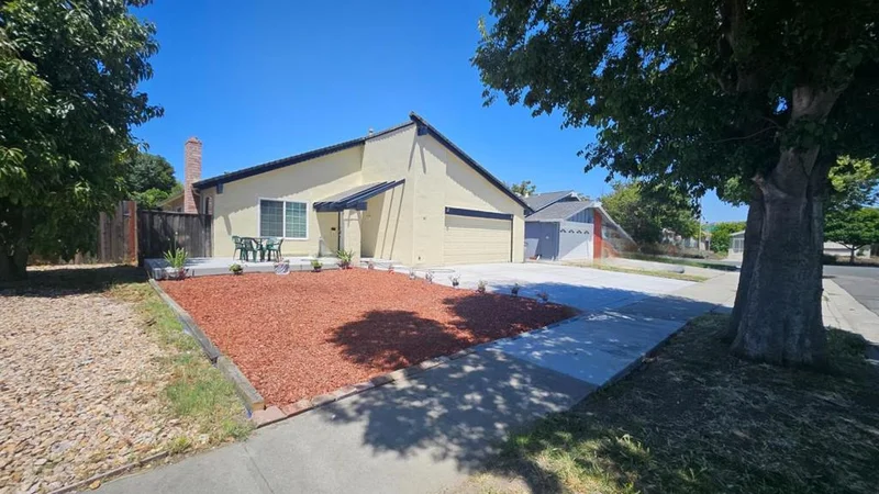 305 Lassenpark Circle photo 2