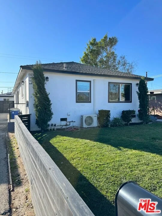 1327 N Kenwood Street photo 2