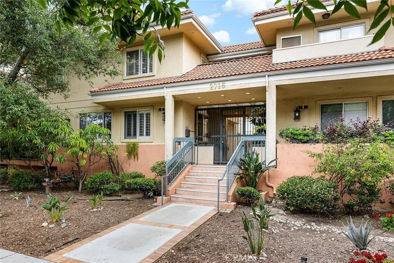 2716 Honolulu Avenue 110, Montrose, CA 91020