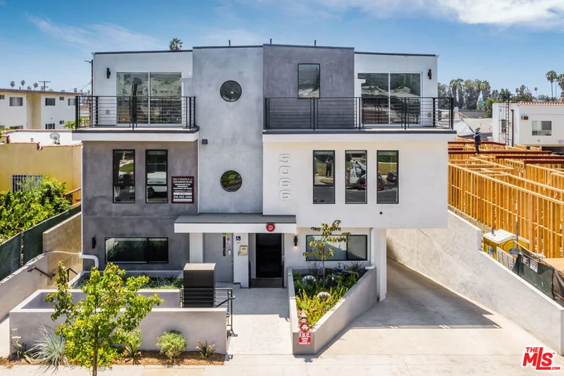 5066 Romaine Street
