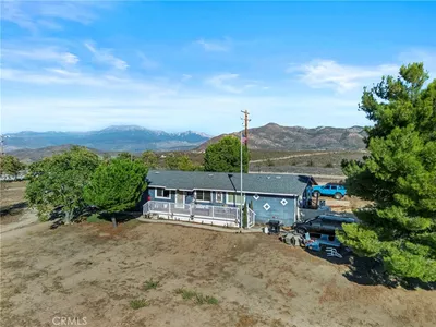 33945 Red Mountain