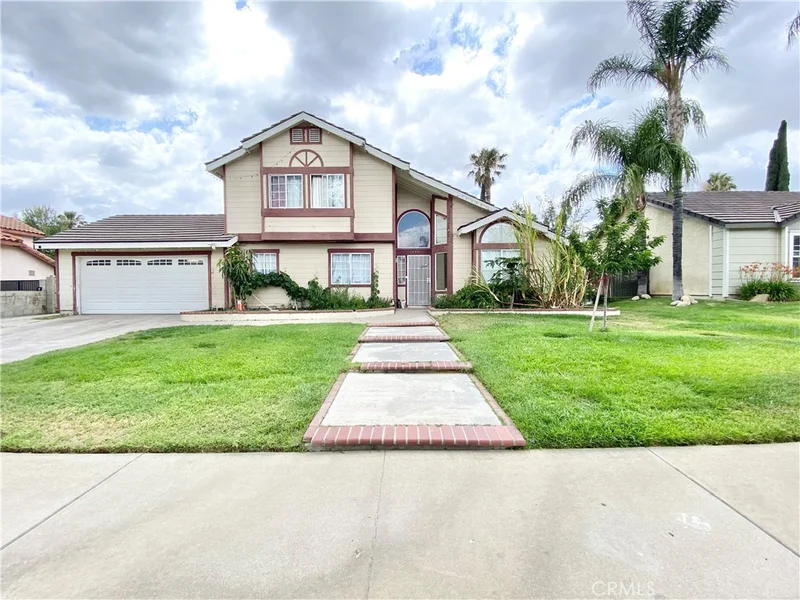 1444 N Sage Avenue photo 2