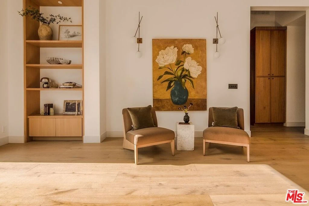Interior 2