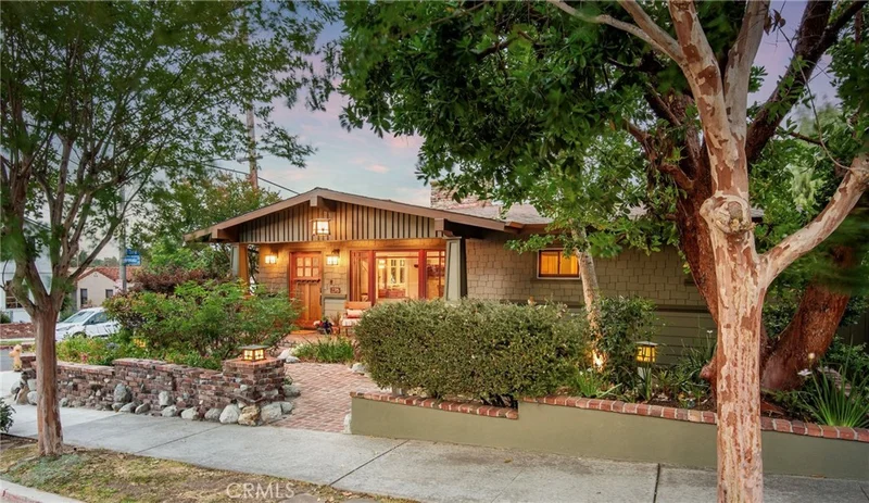 298 Granada Avenue, Long Beach, CA 90803