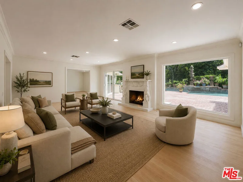 1094 Garden Lane photo 2