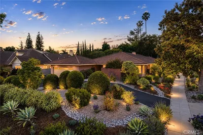 2560 Canterbury