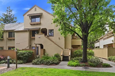 1941 Huxley Court