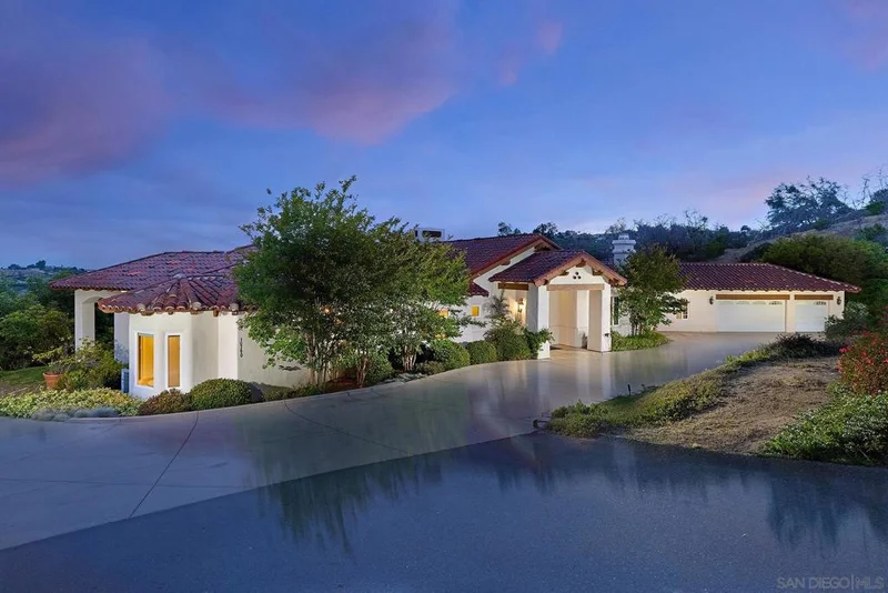 10790 Castle Heights Dr, Valley Center, CA 92082