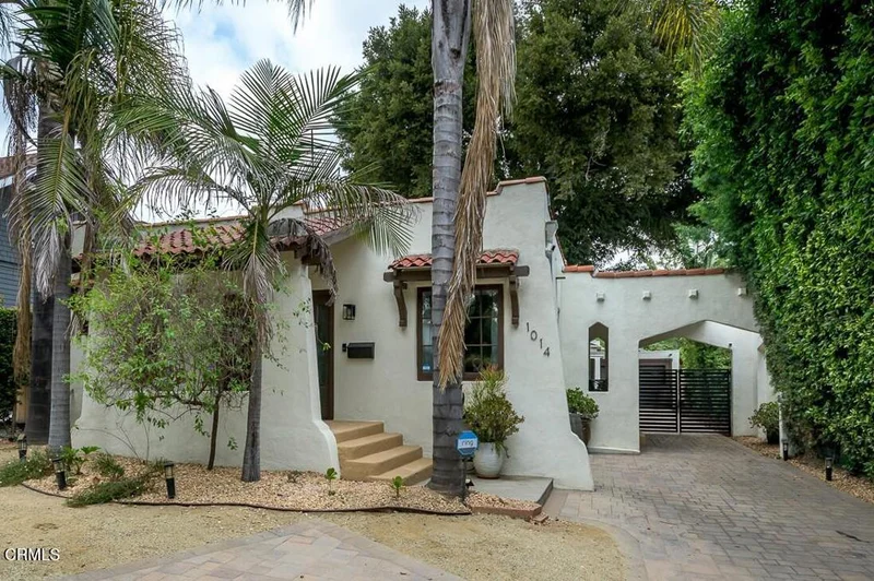 1014 N Marengo Avenue, Pasadena, CA 91103