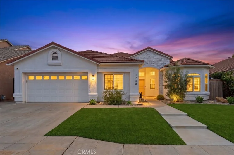 1740 N Mckelvy Avenue, Clovis, CA 93619