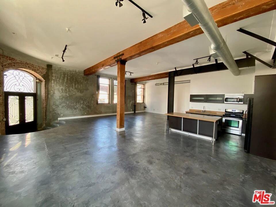 Interior 4