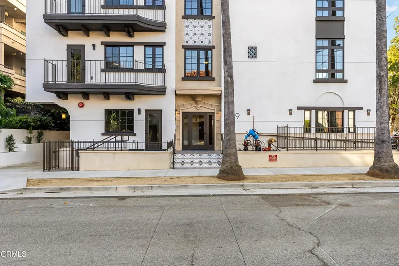 139 S Oak Knoll Avenue 102, Pasadena, CA 91101