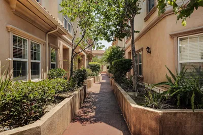 3974 Pennsylvania Avenue 110, La Crescenta, CA 91214