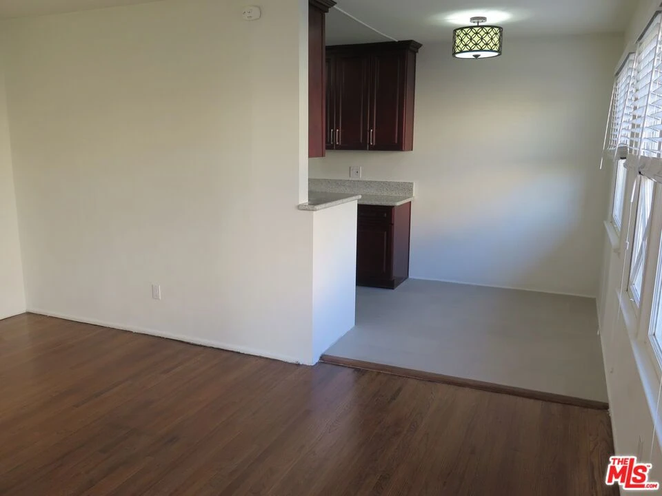 Interior 3