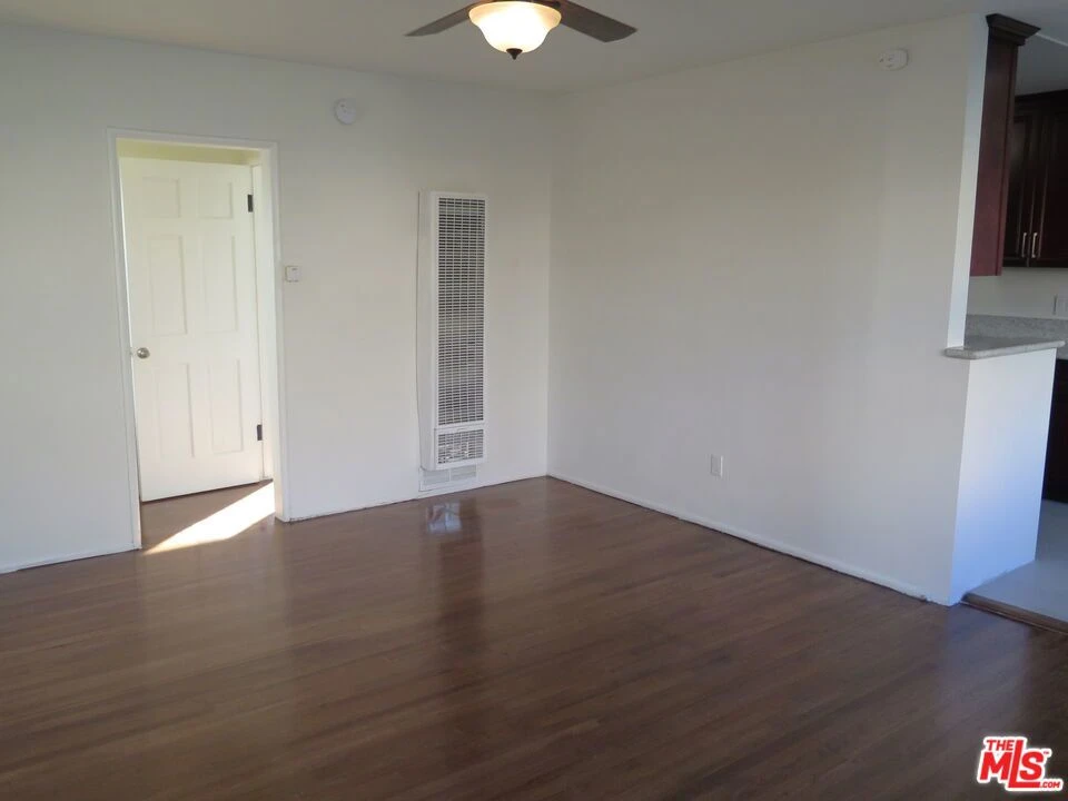 Interior 4