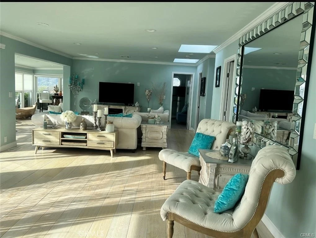 Interior 2