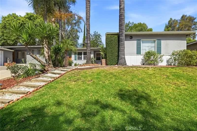 5027 Rigoletto Street photo 2