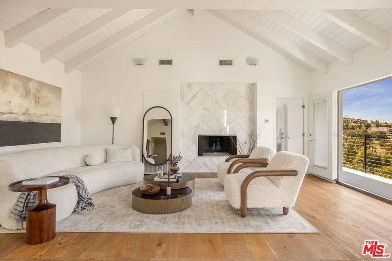 3701 Multiview Drive, Los Angeles, CA 90068