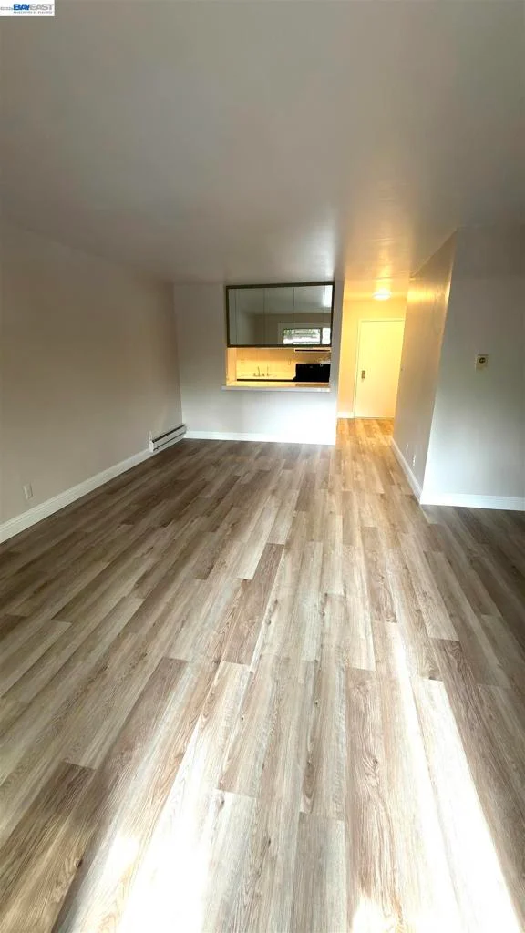 1327 Webster St B105 photo 2
