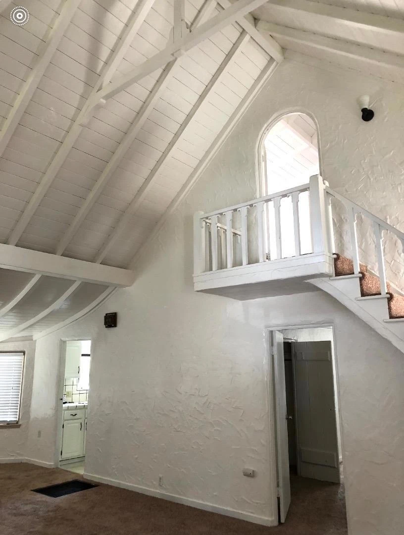 Interior 4