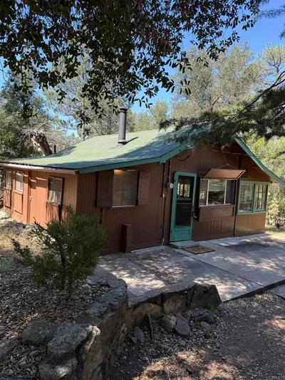9150 Pine Creek