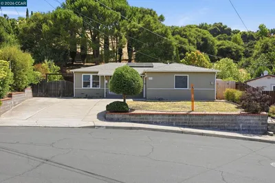 2979 Higuera Ave