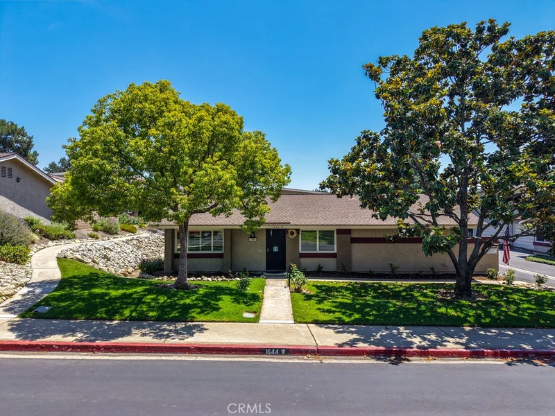 Photo 2 of 1644 Carmel Circle West