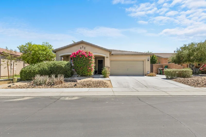 81083 Avenida Fayelynne photo 2