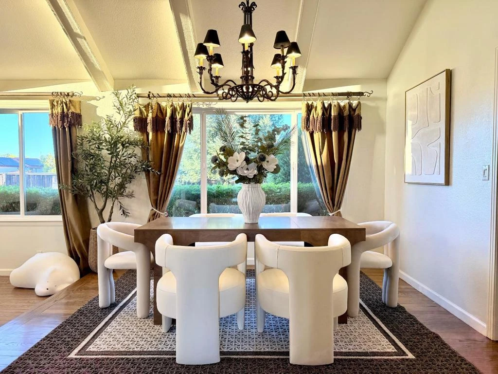 Interior 2