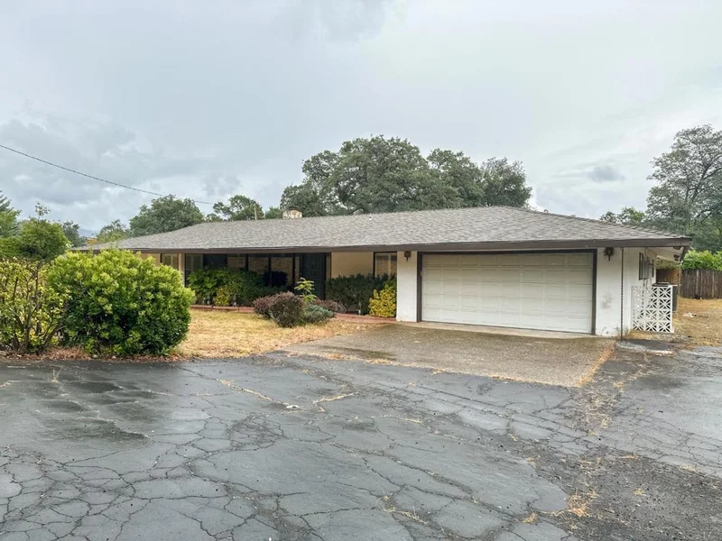 20521 Upper Hillview Drive photo 2