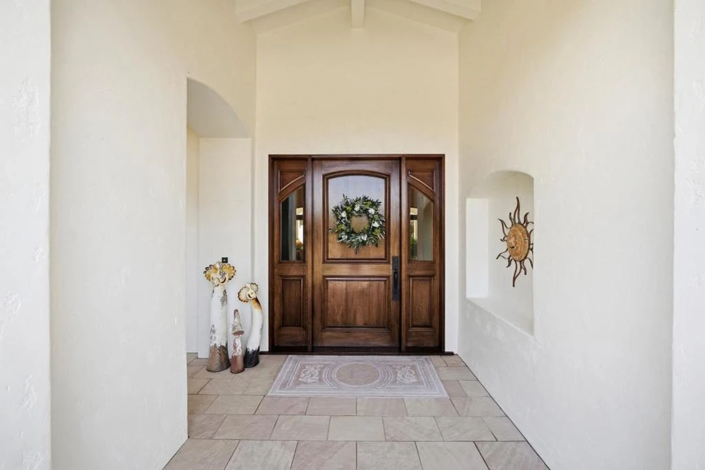 Interior 4