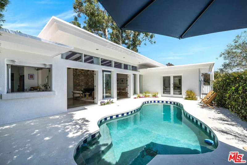 429 N Greencraig Road, Los Angeles, CA 90049