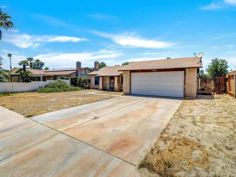 42805 Virginia Avenue, Palm Desert, CA 92211