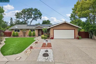 8 Bristol Ct