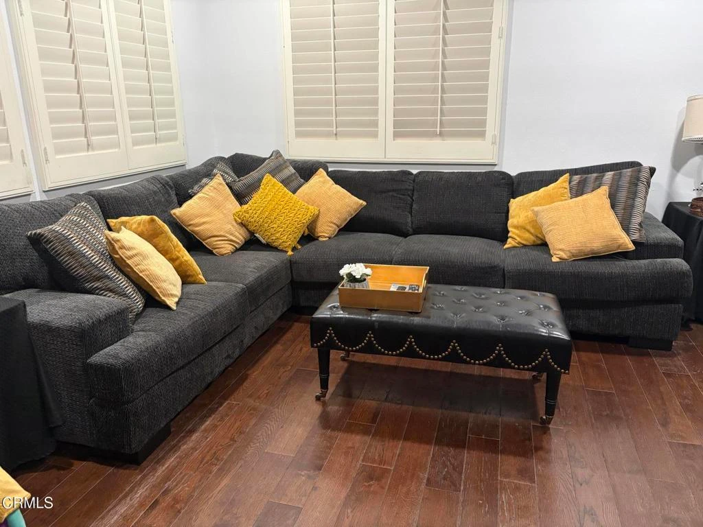 Interior 4