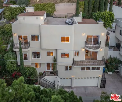 3943 Avenida Del Sol