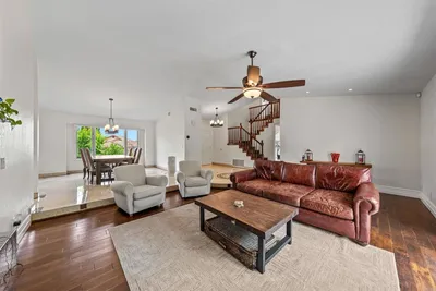 10042 Resmar Court photo 2