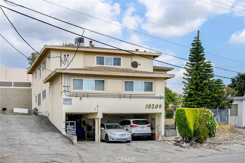 10204 Tujunga Canyon 2 photo 2