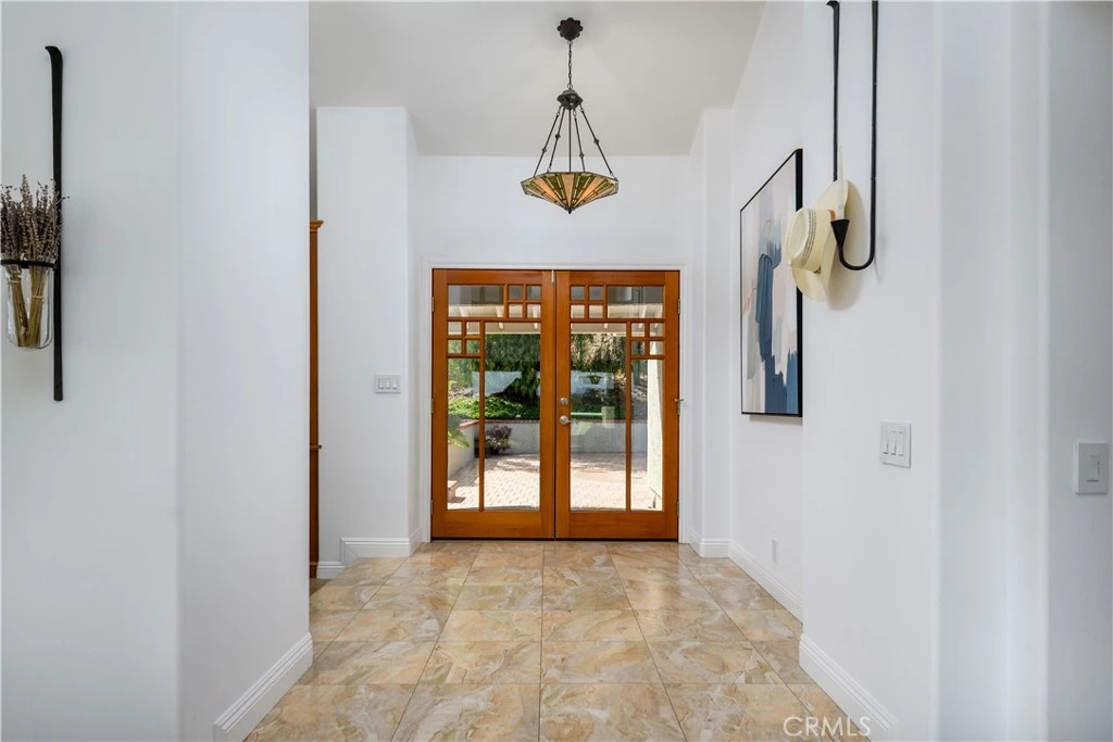 Interior 3